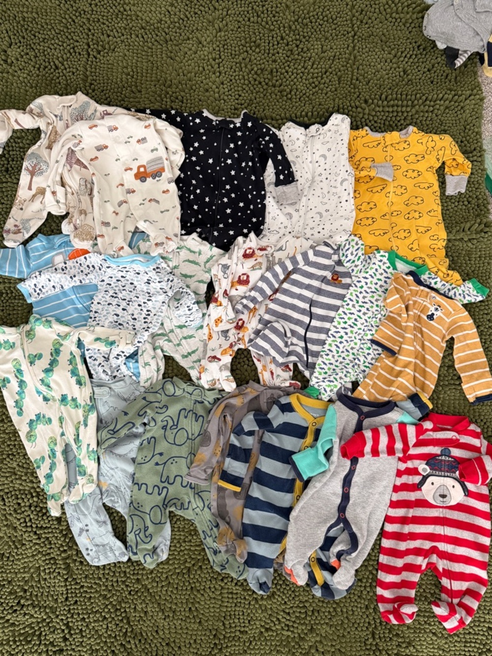 Newborn Baby Bundle (Lot Size 19 Pieces - Carter’s Brand, Old Navy, Gerber)